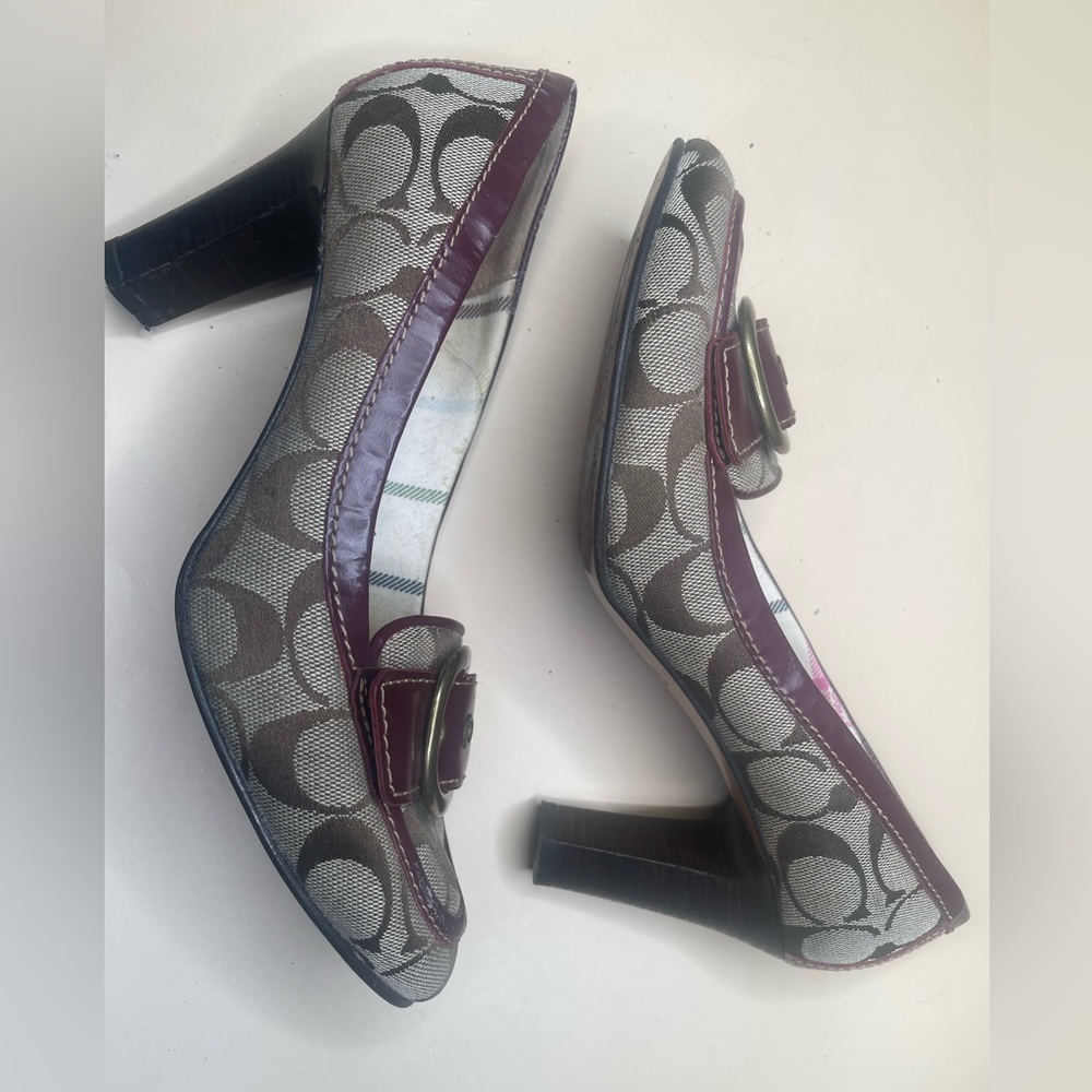 Vintage Coach Oxford women's Heels Size 9 Logo Embroidered